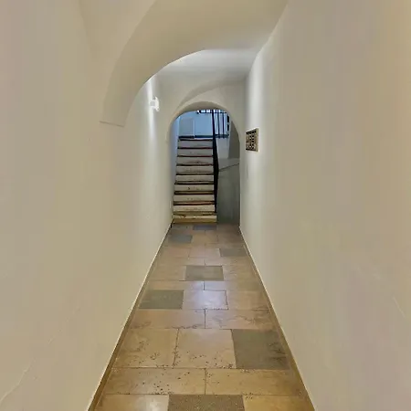 Apartment Cairoli *